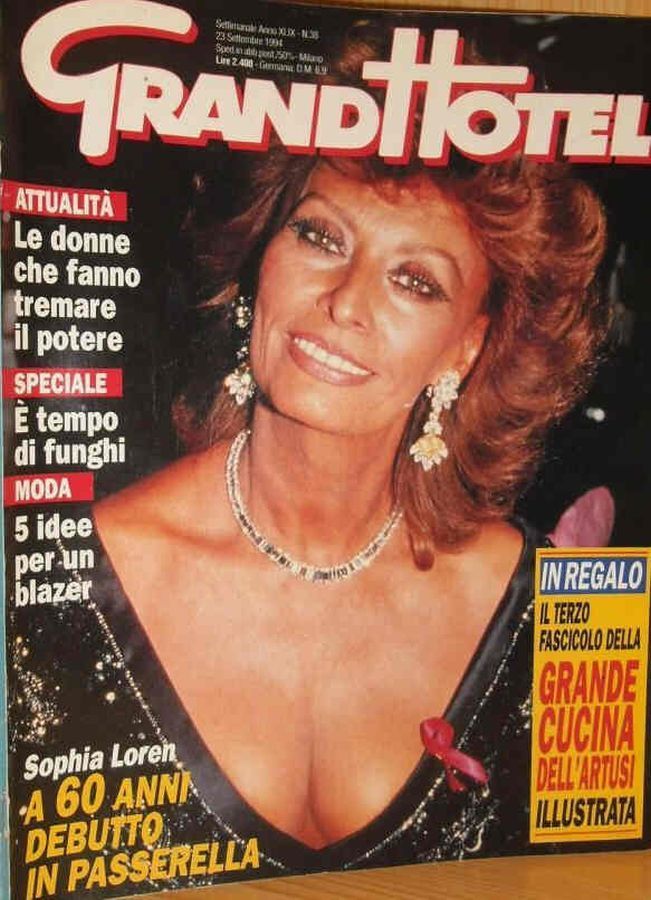 GRAND HOTEL magazine side cover Issue 38 23 September 1994