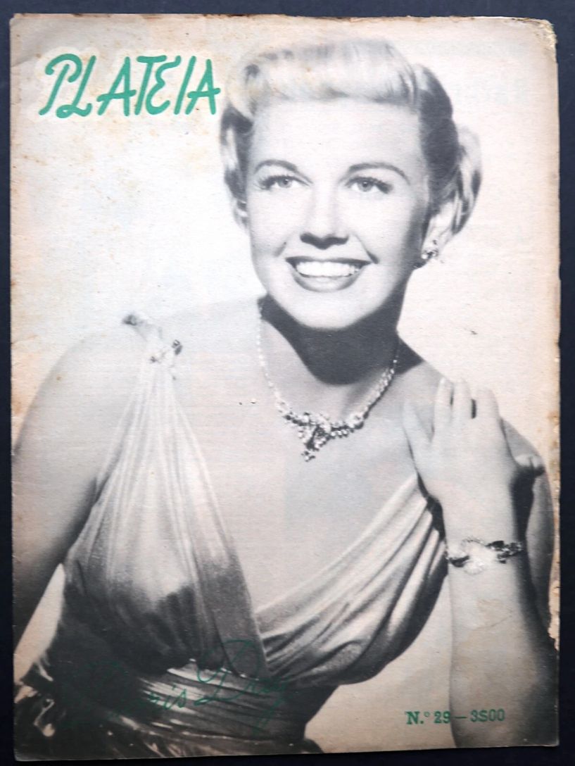 PLATEIA magazine cover Issue 29  1952