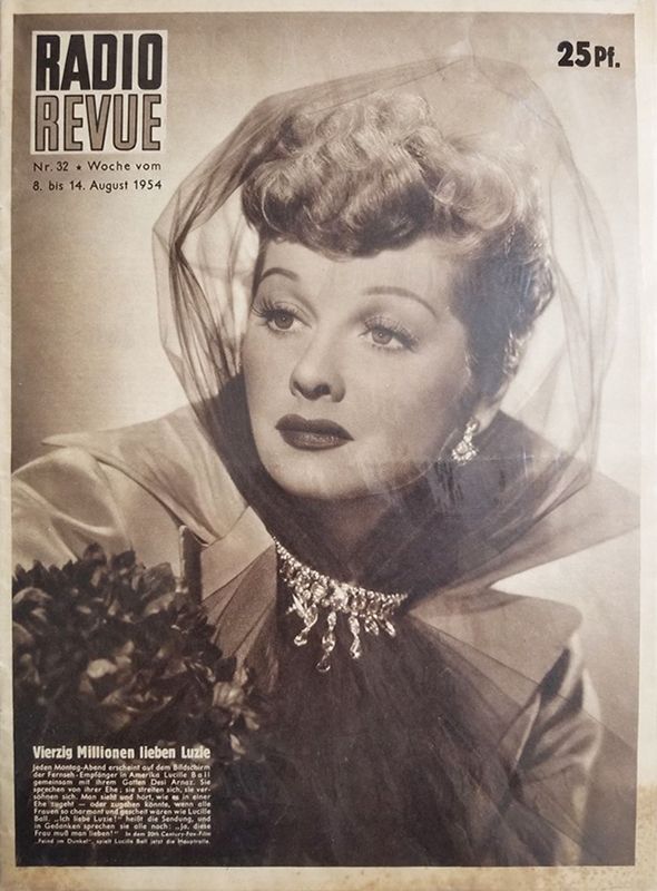 RADIO REVUE magazine side cover Issue 32 8 August 1954