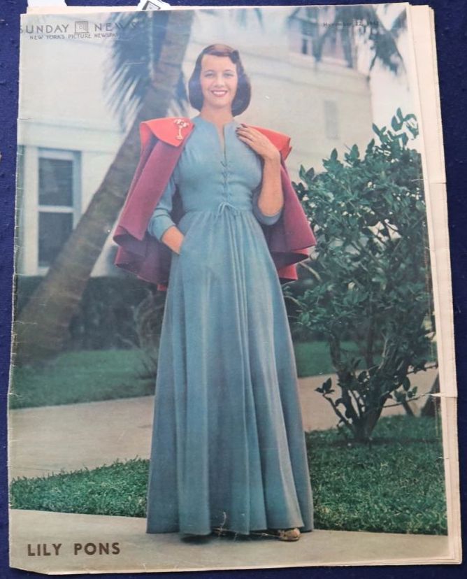 SUNDAY NEWS magazine side cover 22 November 1942