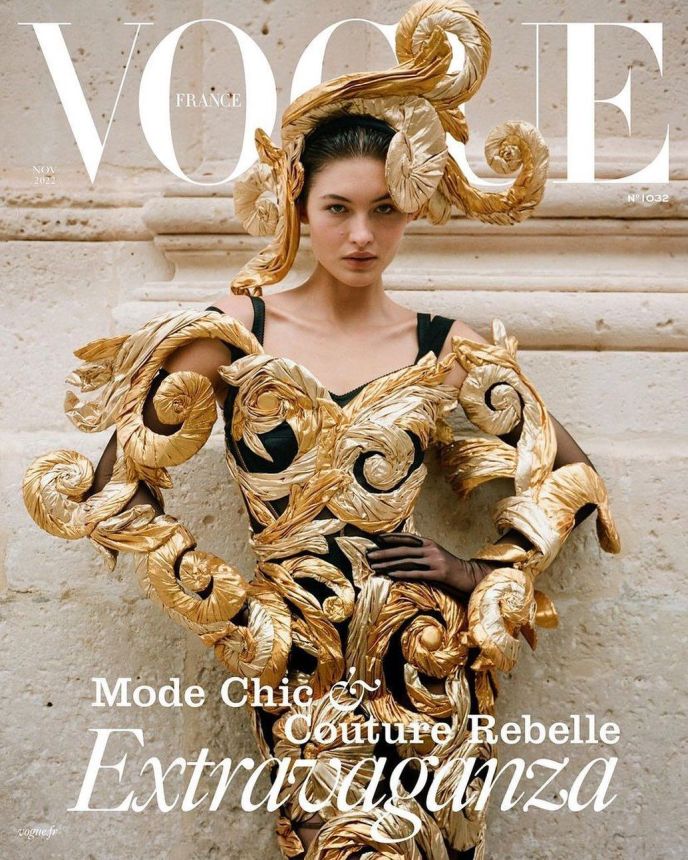 VOGUE FRANCE magazine side cover  November 2022